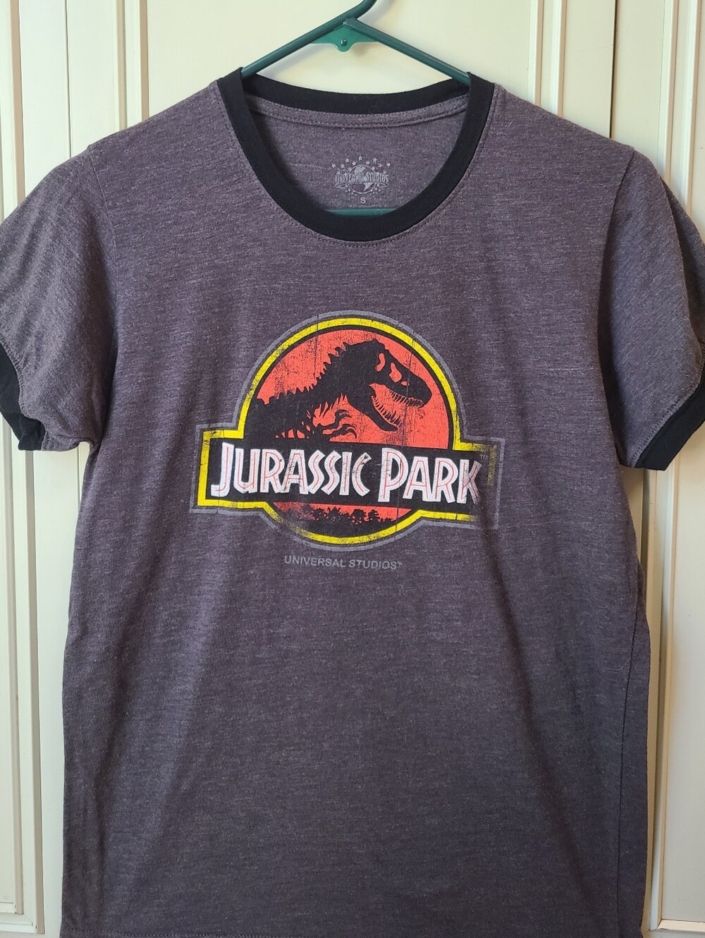 Official Jurassic Park Graphic Tee Grey and Black Tshirt Size small